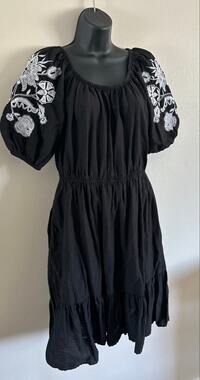 Knox Rose Women’s Small Black Embroidered Puff Sleeve Boho Peasant Dress